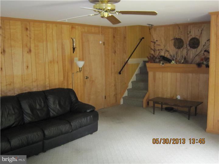 147 County Line Road Southampton, PA 18966 - Photo 3 of 12 Family Room
