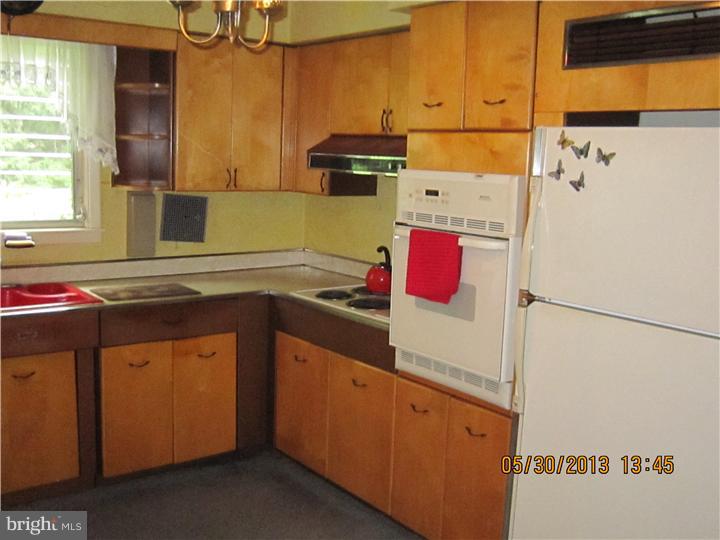 147 County Line Road Southampton, PA 18966 - Photo 4 of 12 Kitchen