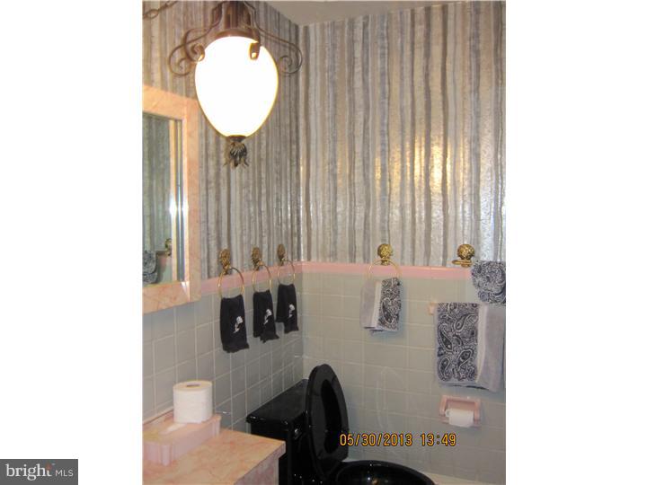 147 County Line Road Southampton, PA 18966 - Photo 5 of 12 Bathroom