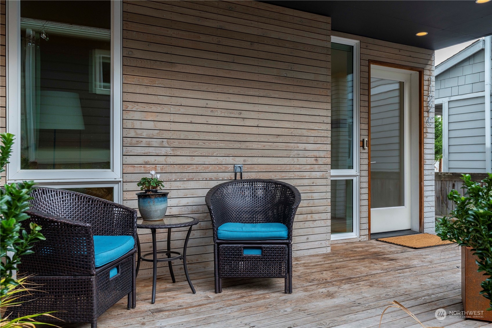 1122 23rd Avenue South, Unit C Seattle, WA 98144 - Photo 25 of 27 a house view with a seating space