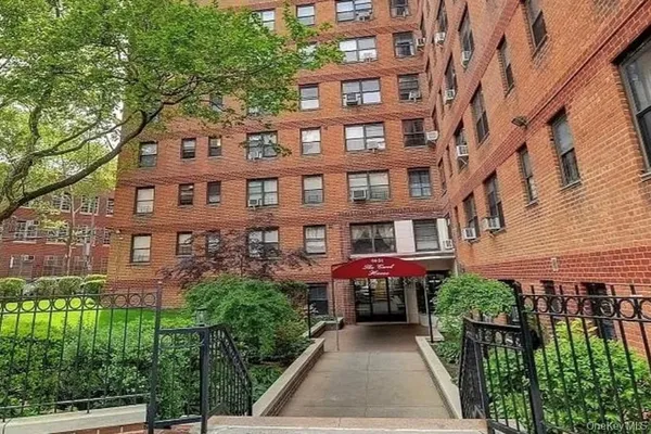 $599,000 | 64-34 102nd Street, Unit 9Z | Rego Park