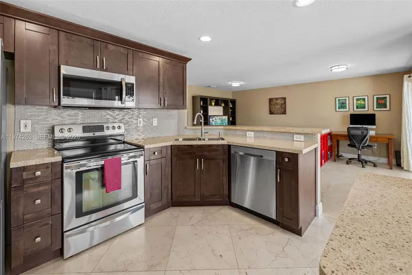 $935,000 | 4650 Northwest 109th Court, Doral, FL 33178