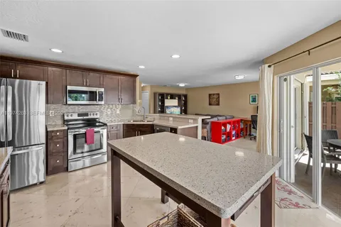 $935,000 | 4650 Northwest 109th Court, Doral, FL 33178