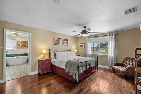 $935,000 | 4650 Northwest 109th Court, Doral, FL 33178