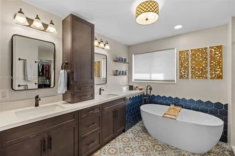 $935,000 | 4650 Northwest 109th Court, Doral, FL 33178