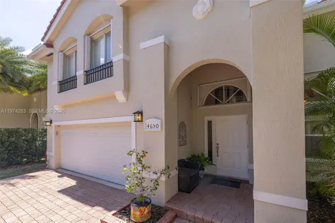 $935,000 | 4650 Northwest 109th Court, Doral, FL 33178