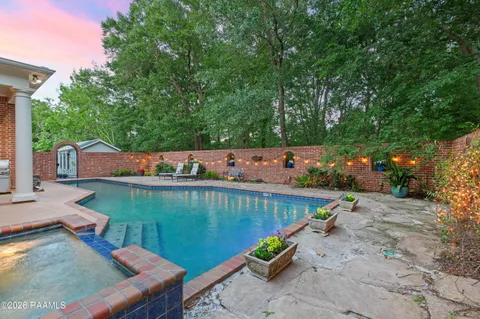 $1,425,000 | 109 Southwark Drive, Lafayette, LA 70508