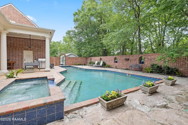 $1,425,000 | 109 Southwark Drive, Lafayette, LA 70508