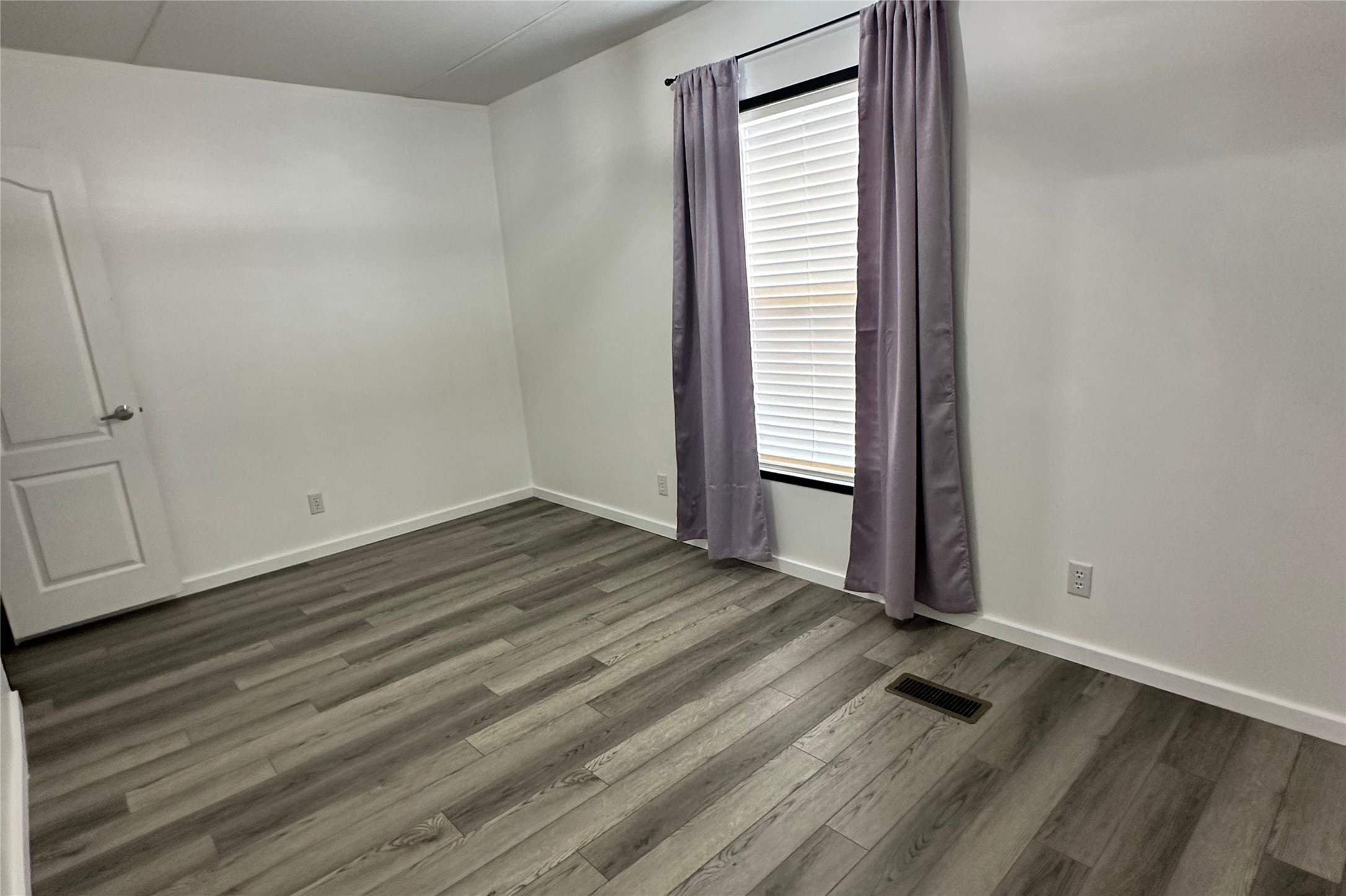 1601 East Slaughter Lane, Unit 464 Austin, TX 78747 - Photo 8 of 26 Bedroom 2