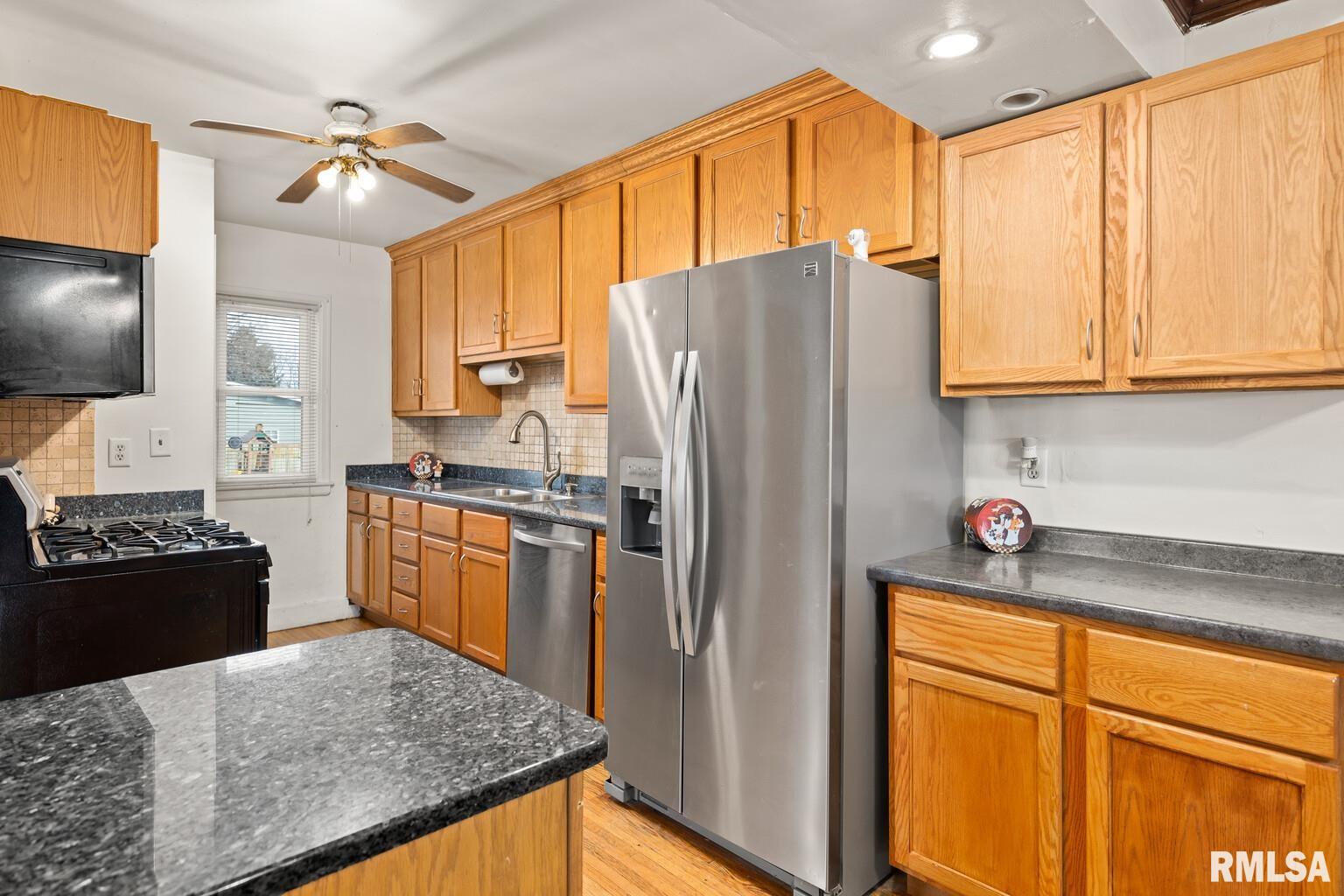 700 South Maxwell Road Peoria, IL 61607 - Photo 8 of 36