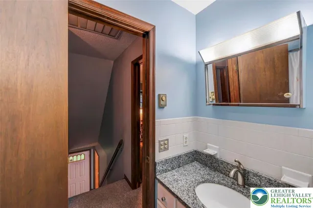 $459,999 | 205 Winding Way, Saylorsburg, PA 18353