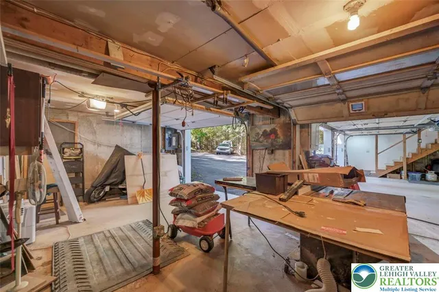 $459,999 | 205 Winding Way, Saylorsburg, PA 18353