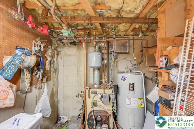 $459,999 | 205 Winding Way, Saylorsburg, PA 18353