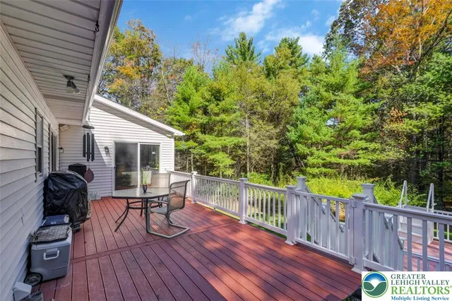 $459,999 | 205 Winding Way, Saylorsburg, PA 18353