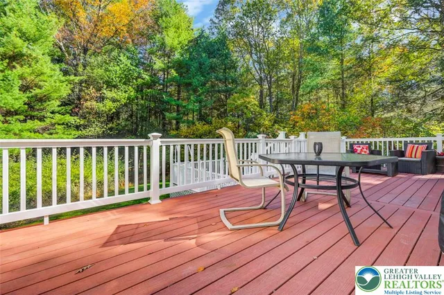 $459,999 | 205 Winding Way, Saylorsburg, PA 18353