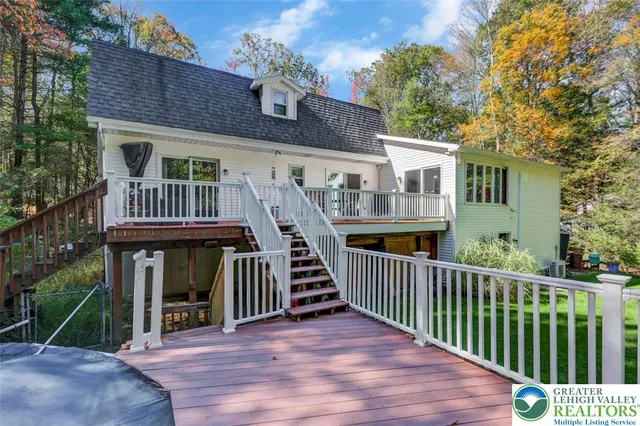 $459,999 | 205 Winding Way, Saylorsburg, PA 18353