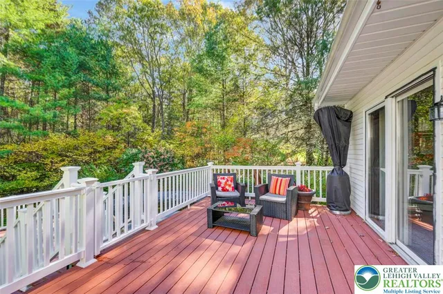 $459,999 | 205 Winding Way, Saylorsburg, PA 18353