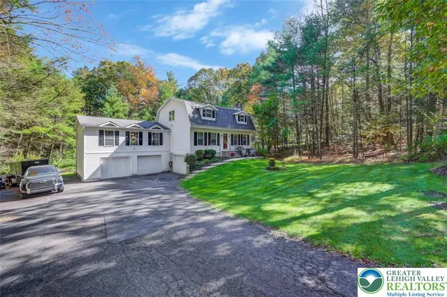 $459,999 | 205 Winding Way, Saylorsburg, PA 18353