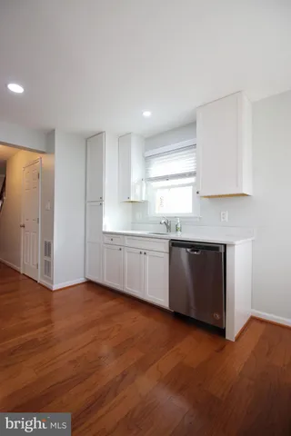 $2,700 | 311 Whitcliff Court, Gaithersburg, MD 20878