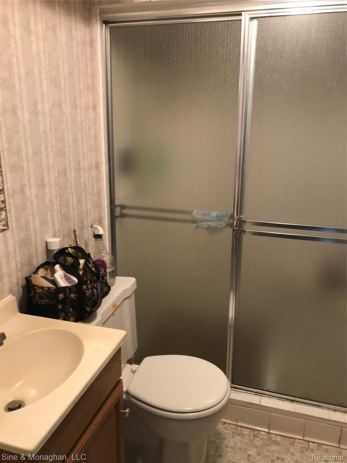 1447 River Road St. Clair, MI 48079 - Photo 17 of 64 17 FULL BATH LL 1447 RIVER RD.JPG