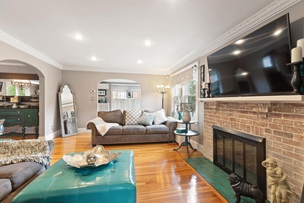 133 Pine Ridge Road Medford, MA 02155 - Photo 9 of 41