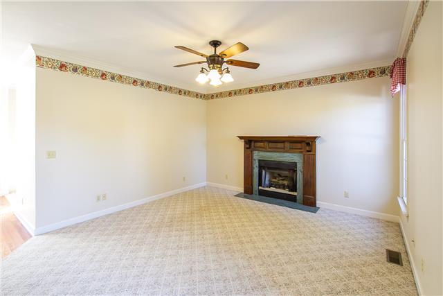 704 12 Oaks Road Tullahoma, TN 37388 - Photo 3 of 20 Gallery Image 3