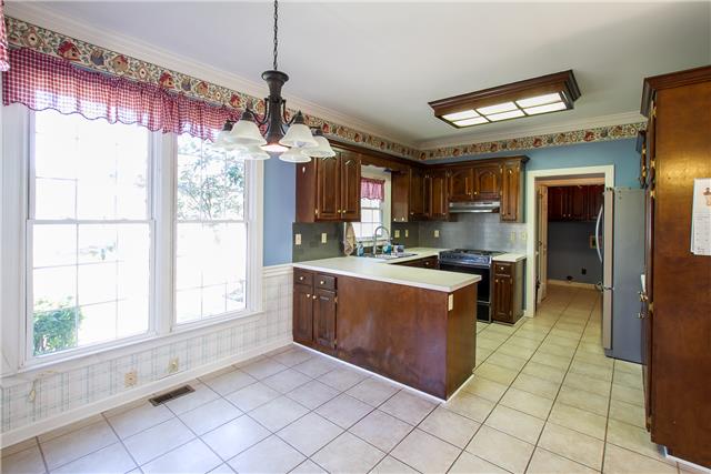 704 12 Oaks Road Tullahoma, TN 37388 - Photo 4 of 20 Gallery Image 4