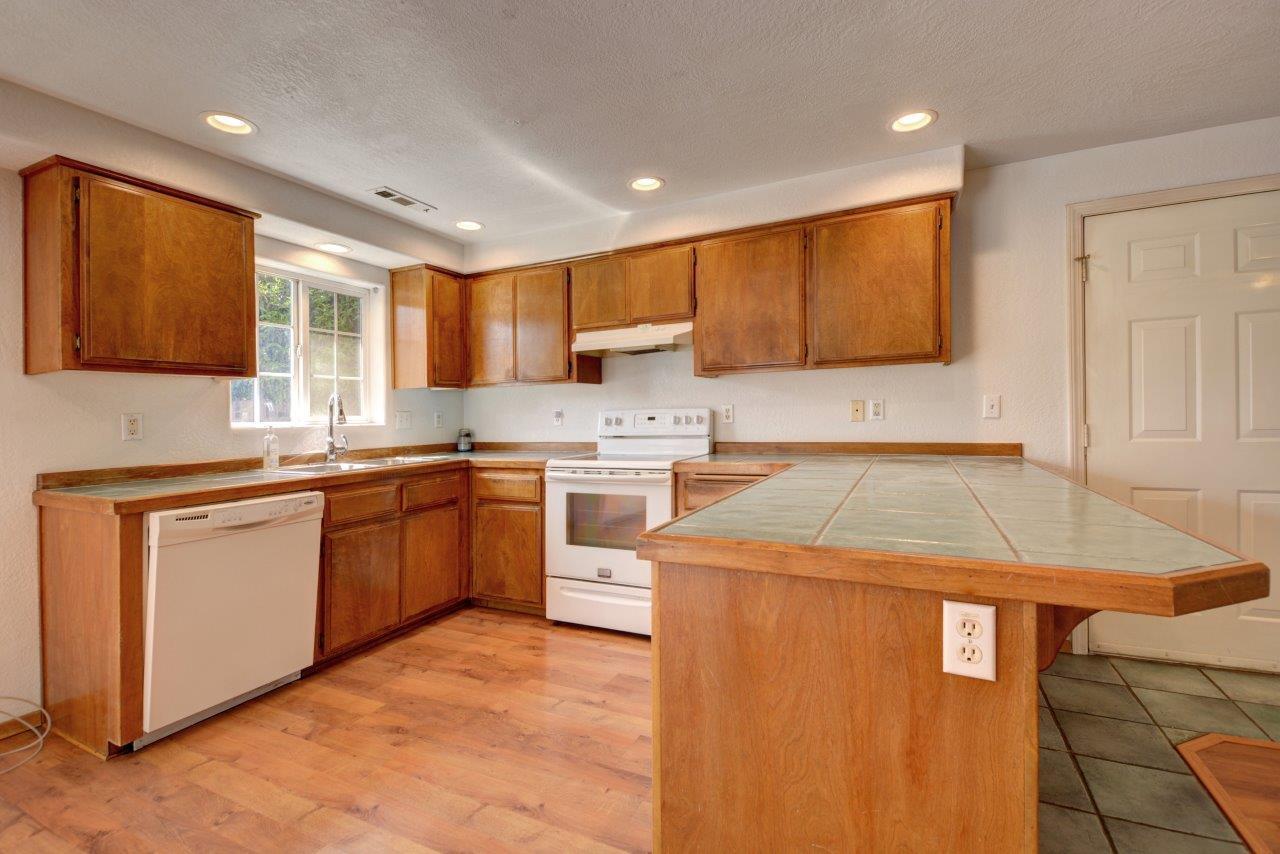 714 Midway Road Medford, OR 97501 - Photo 9 of 30 09