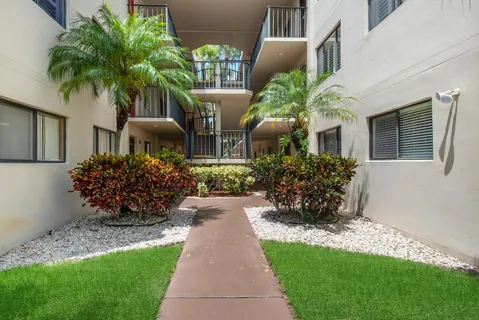 $185,000 | 5310 Las Verdes Circle, Unit 118, Delray Beach, FL 33484