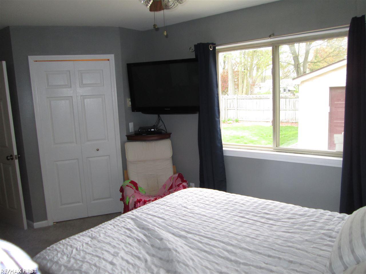 25845 South River Road Harrison Township, MI 48045 - Photo 10 of 16 31379424-9.JPG