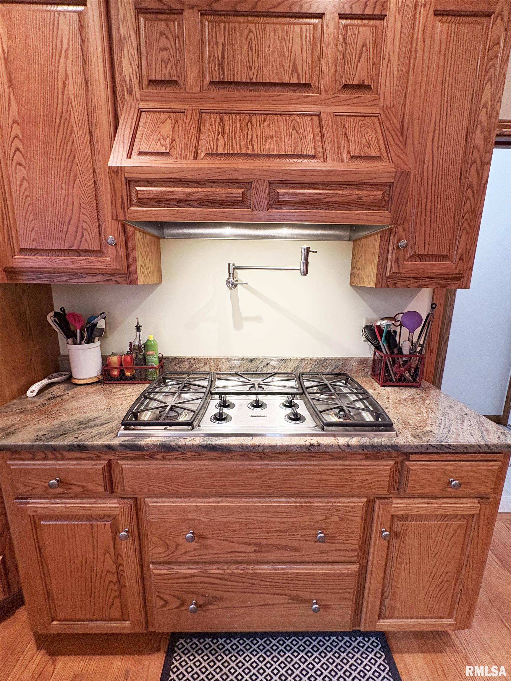 1714 Oak Ridge Washington, IL 61571 - Photo 15 of 60