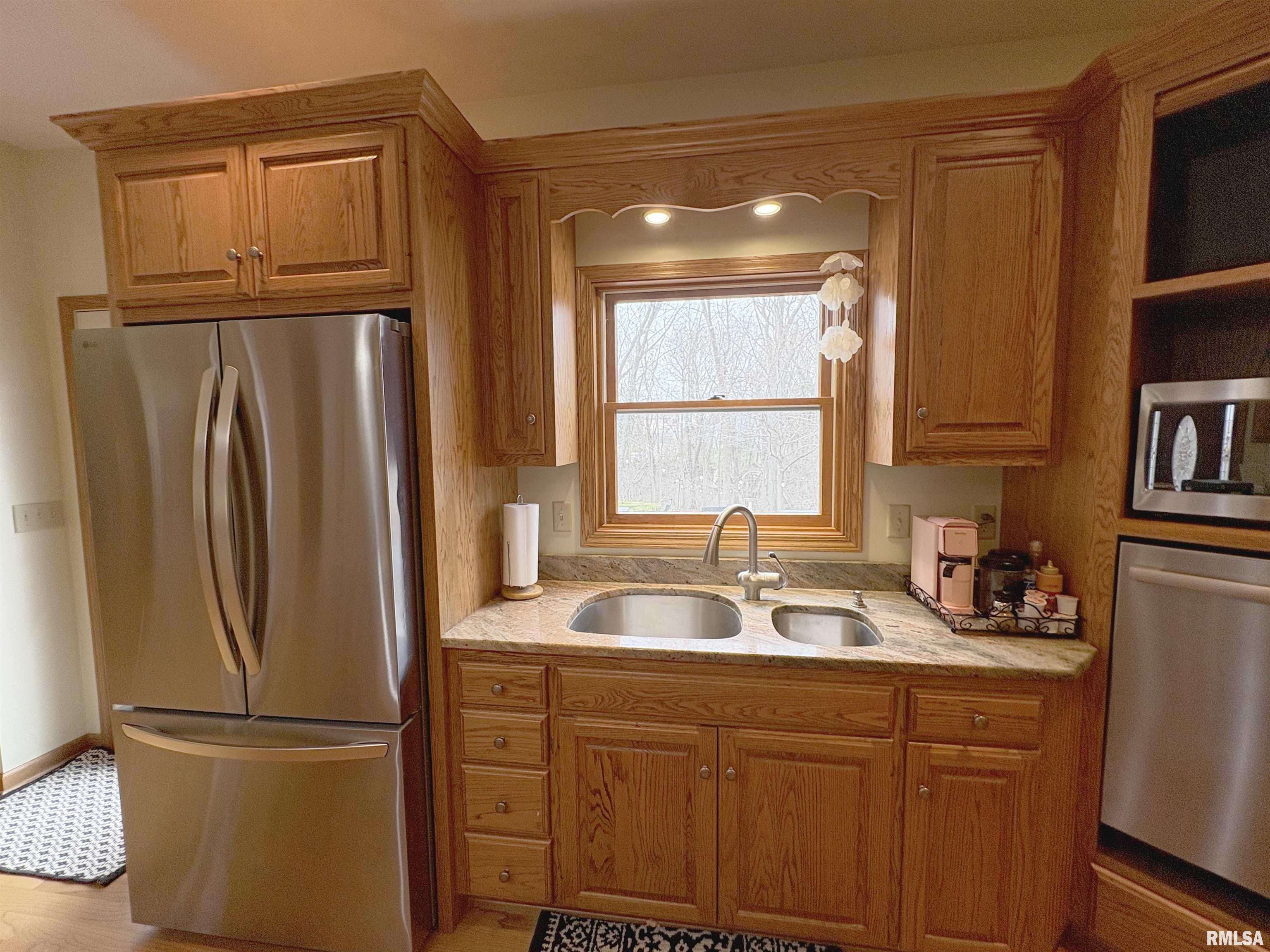 1714 Oak Ridge Washington, IL 61571 - Photo 17 of 60