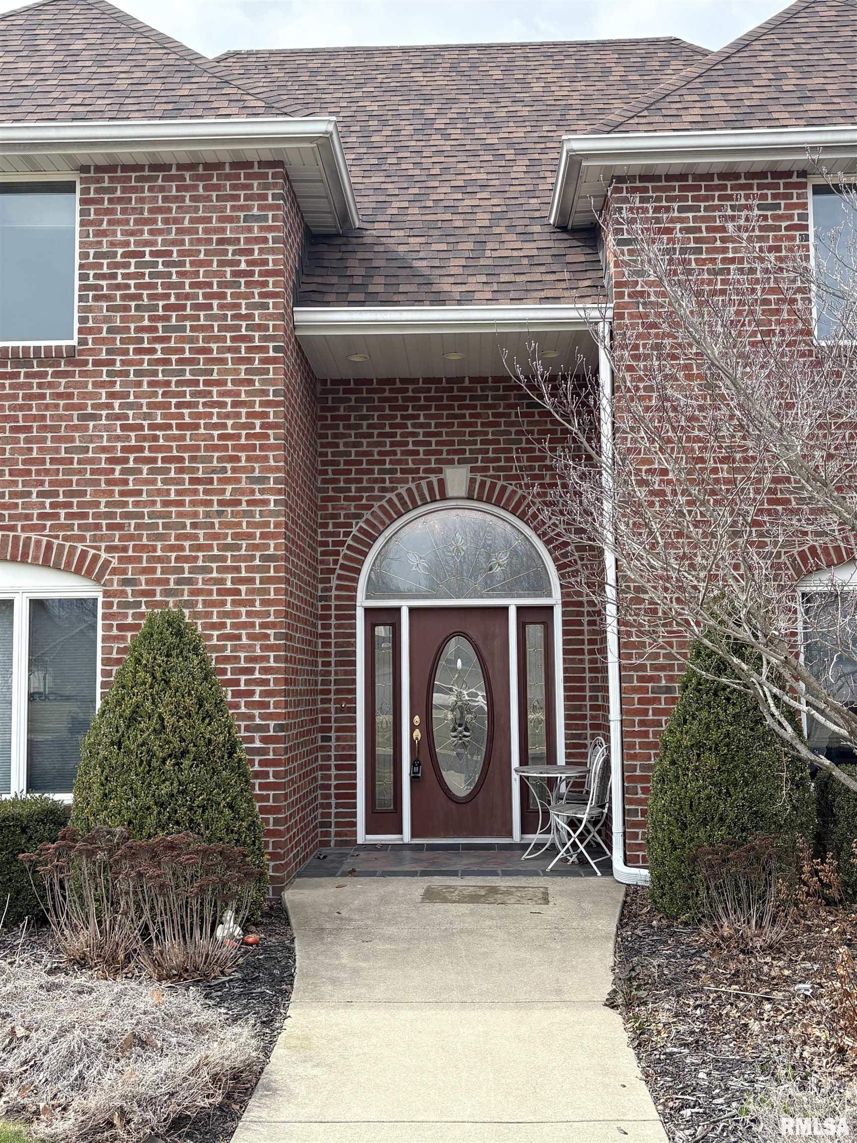 1714 Oak Ridge Washington, IL 61571 - Photo 2 of 60