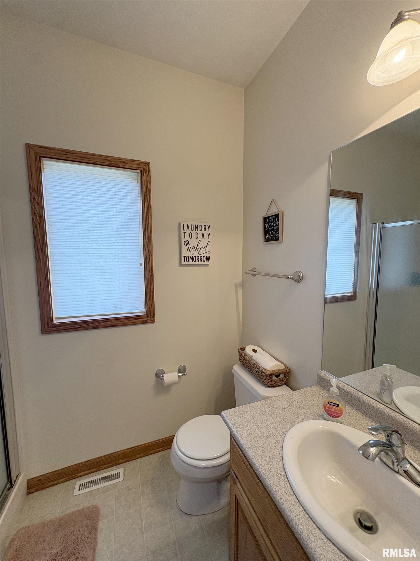 1714 Oak Ridge Washington, IL 61571 - Photo 23 of 60