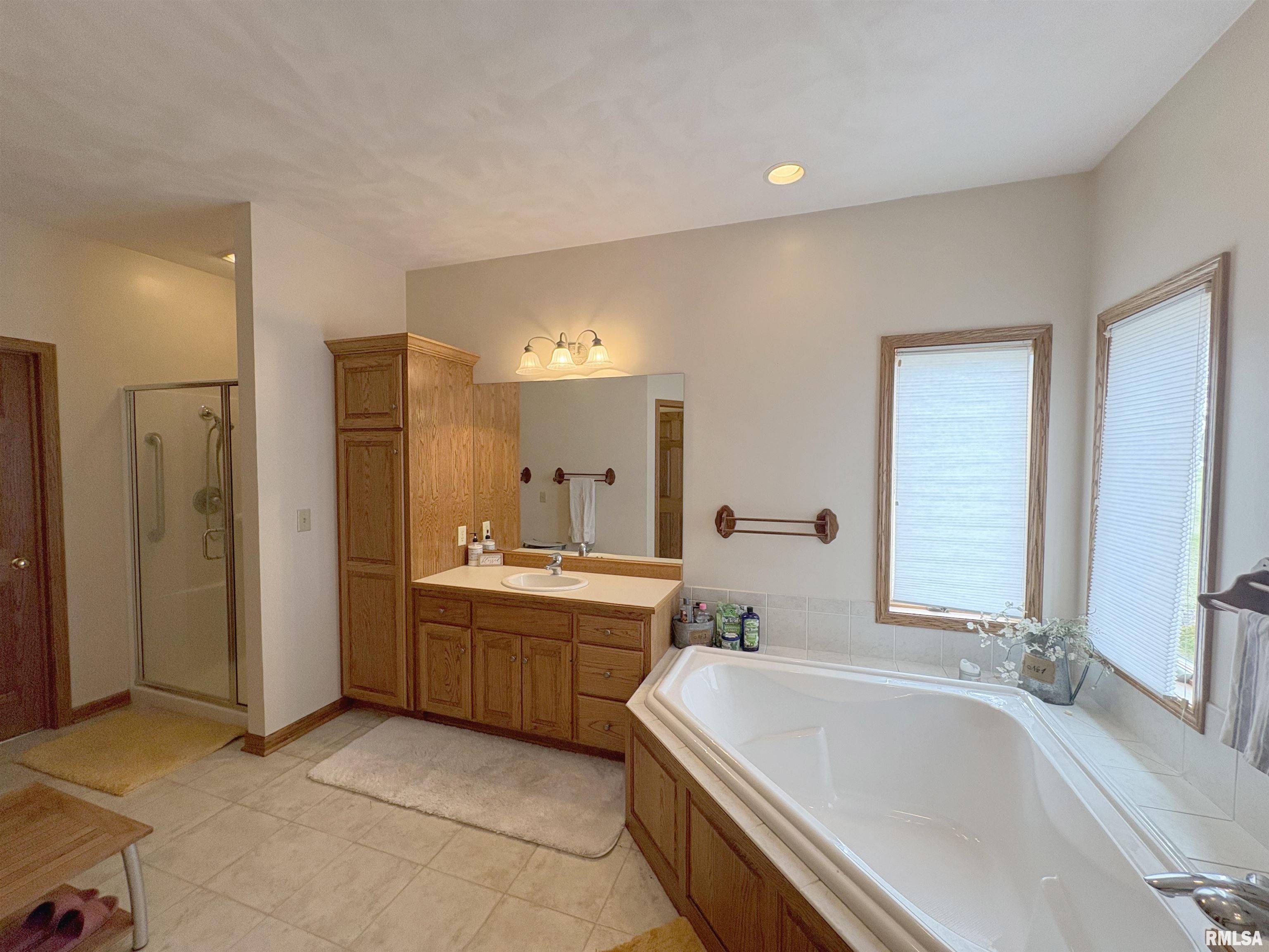1714 Oak Ridge Washington, IL 61571 - Photo 27 of 60