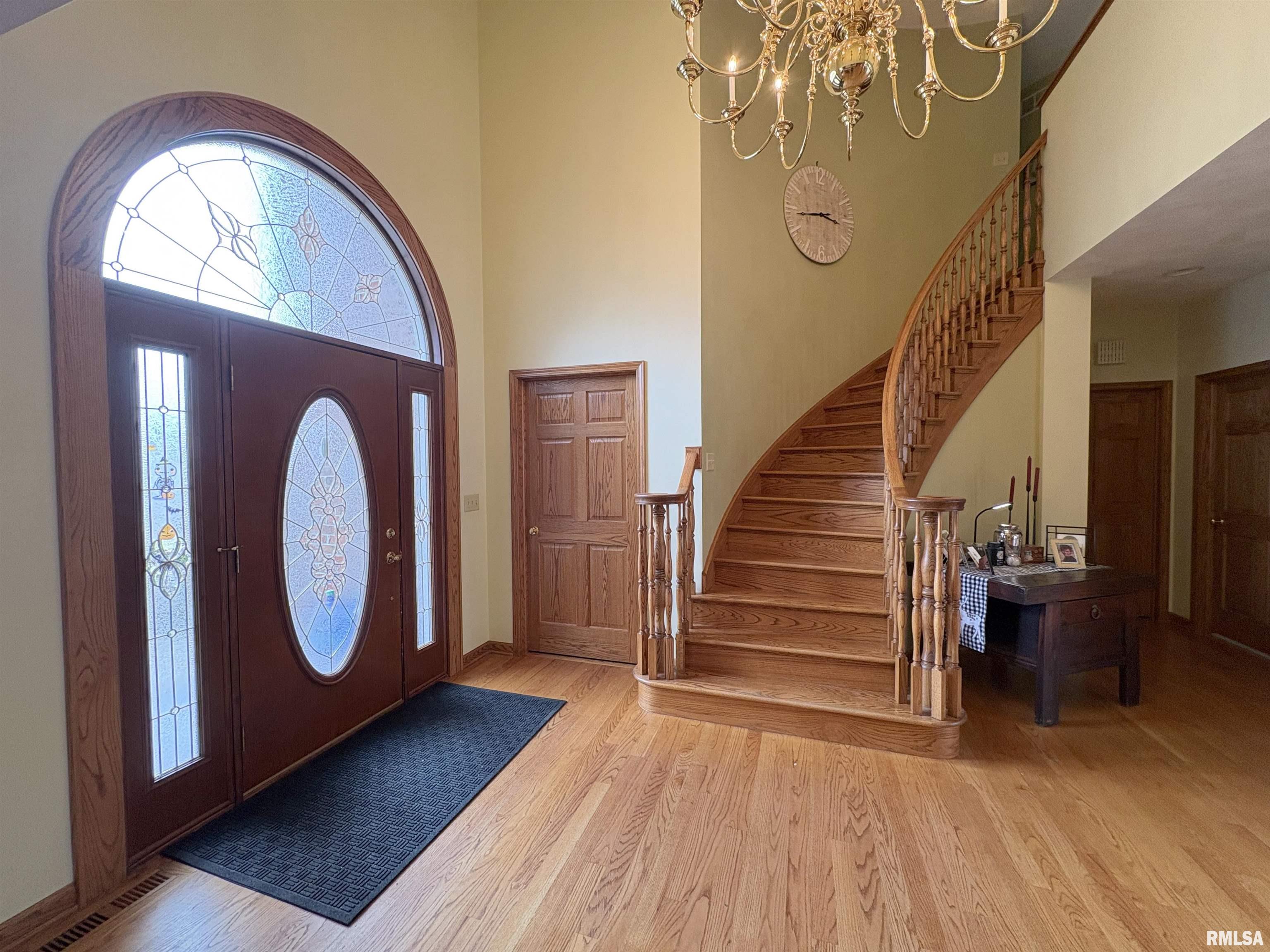 1714 Oak Ridge Washington, IL 61571 - Photo 5 of 60