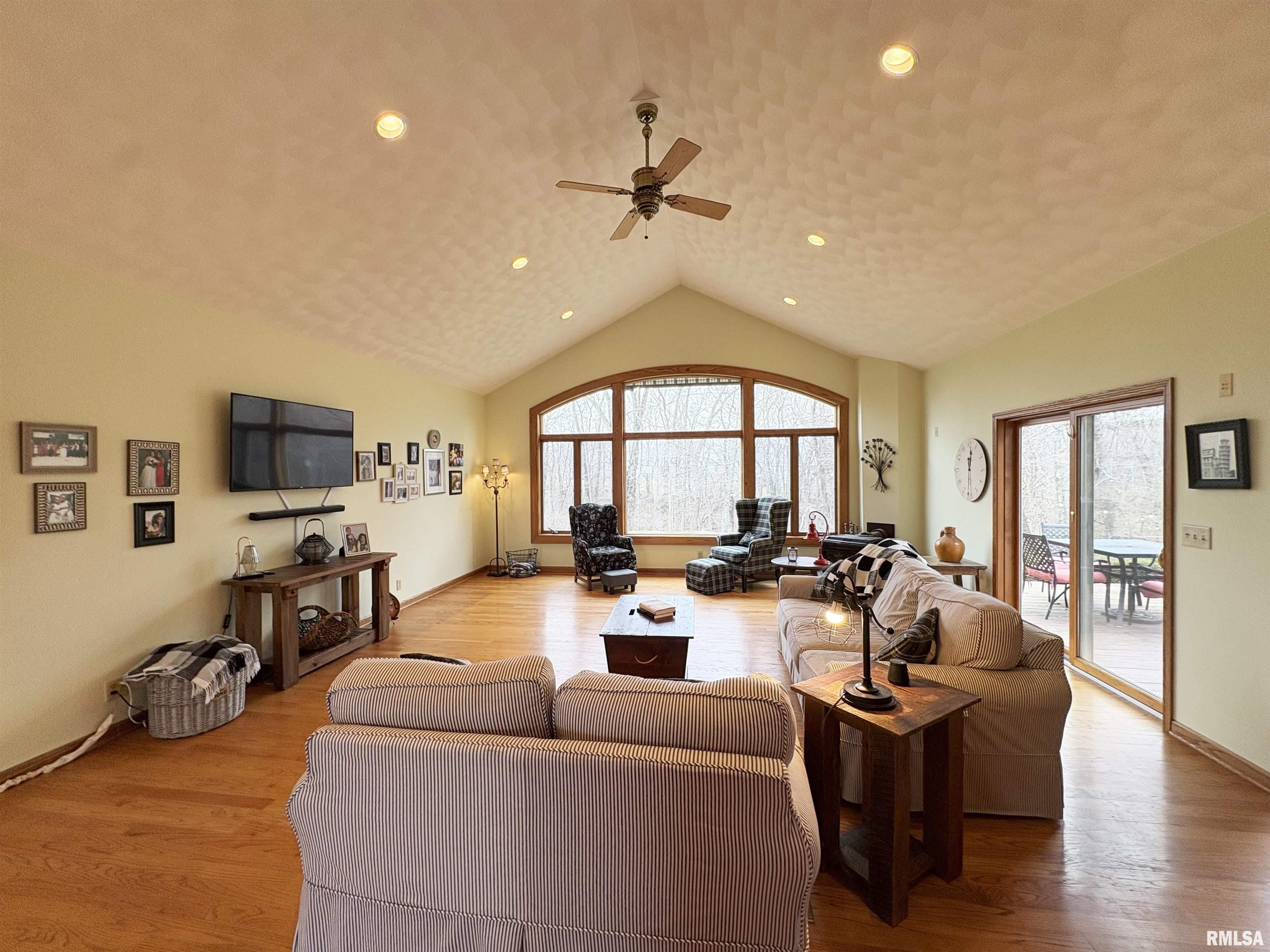 1714 Oak Ridge Washington, IL 61571 - Photo 7 of 60