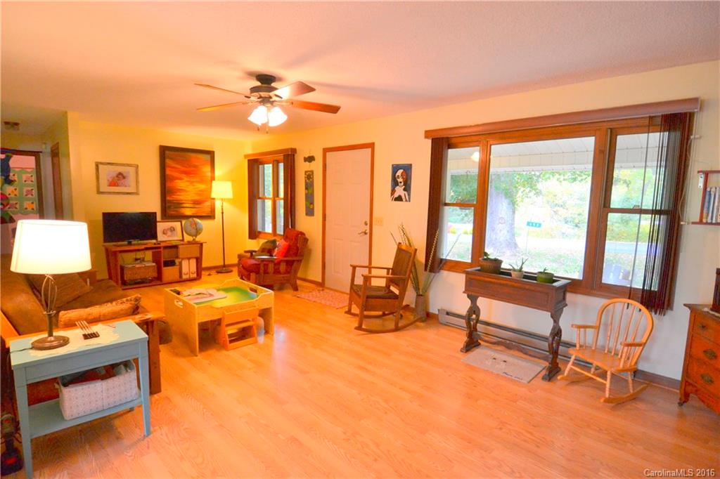 458 Flat Creek Road Fairview, NC 28730 - Photo 4 of 21 Gallery Image 4