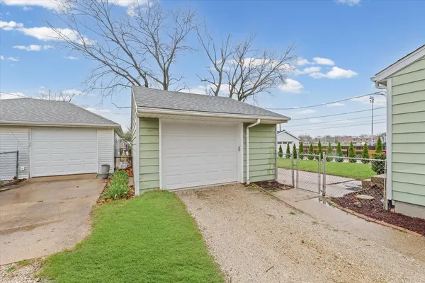 $210,000 | 911 South New Street, Champaign, IL 61820
