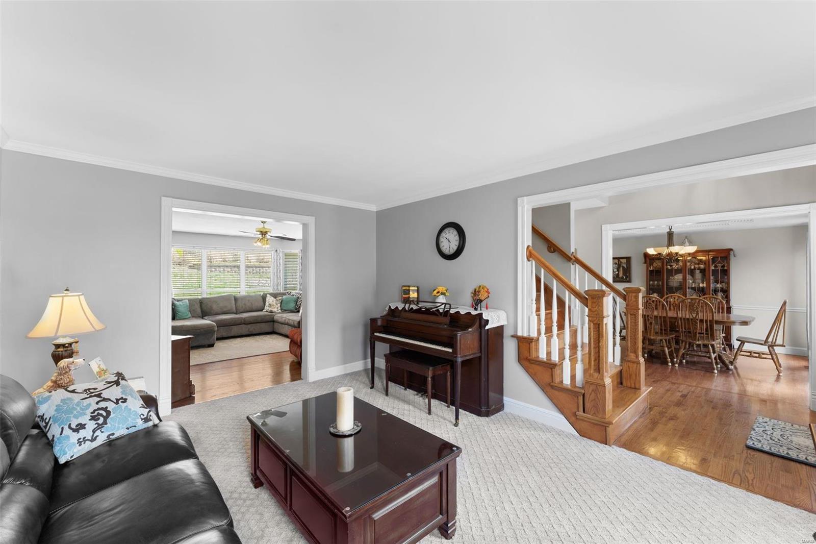6908 Stony Ridge Road St. Louis, MO 63129 - Photo 4 of 35 Gallery Image 4