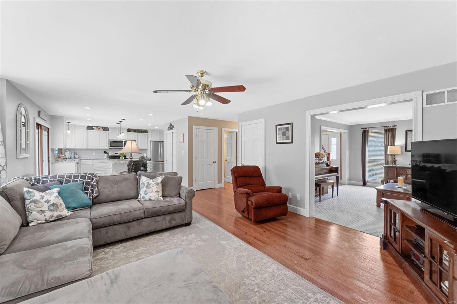 6908 Stony Ridge Road St. Louis, MO 63129 - Photo 9 of 35 Gallery Image 9