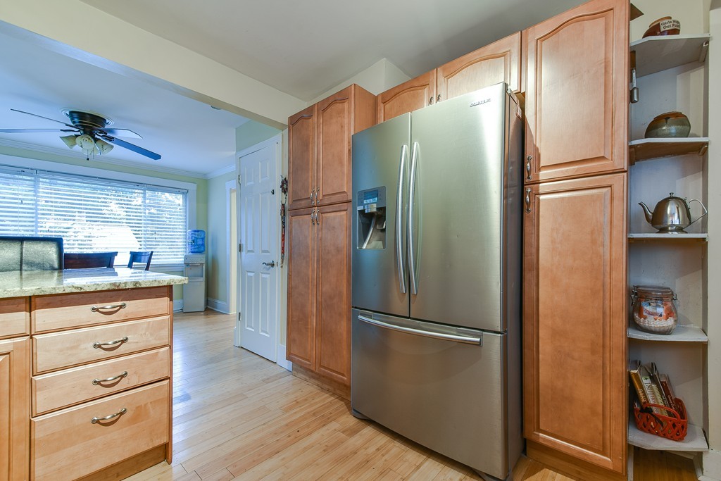 42 Wellesley Road Natick, MA 01760 - Photo 8 of 20