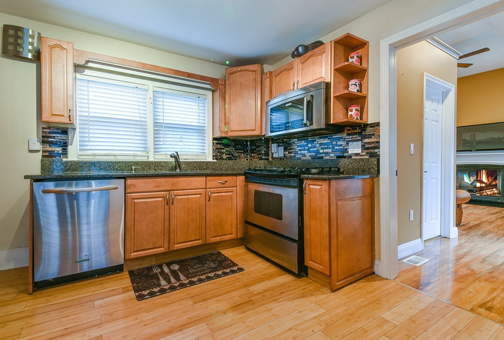 42 Wellesley Road Natick, MA 01760 - Photo 9 of 20