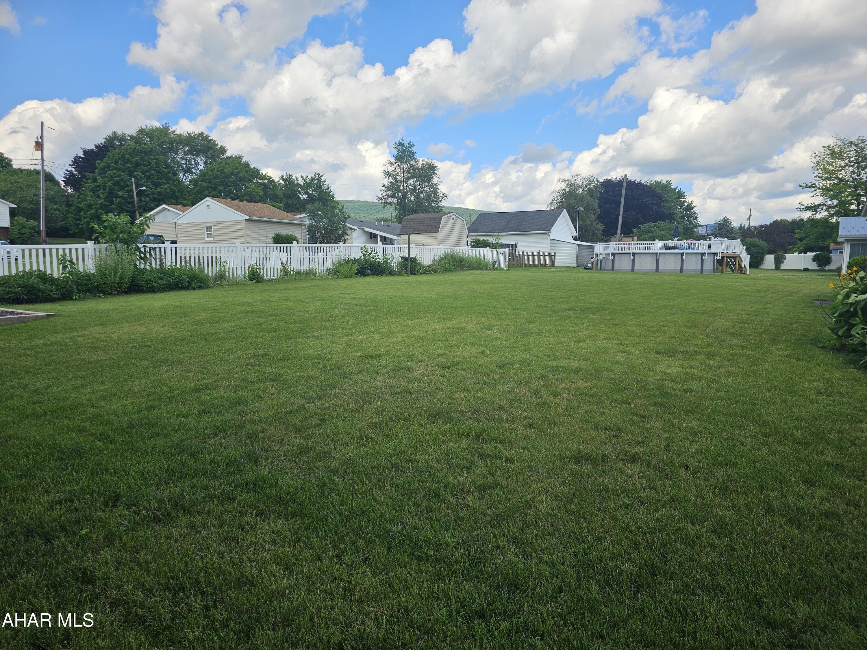 801 James Street Roaring Spring, PA 16673 - Photo 6 of 27