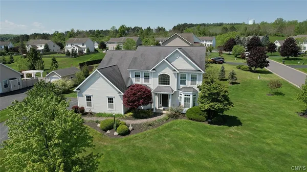$689,900 | 5031 Yellow Wood Parkway, Jamesville, NY 13078