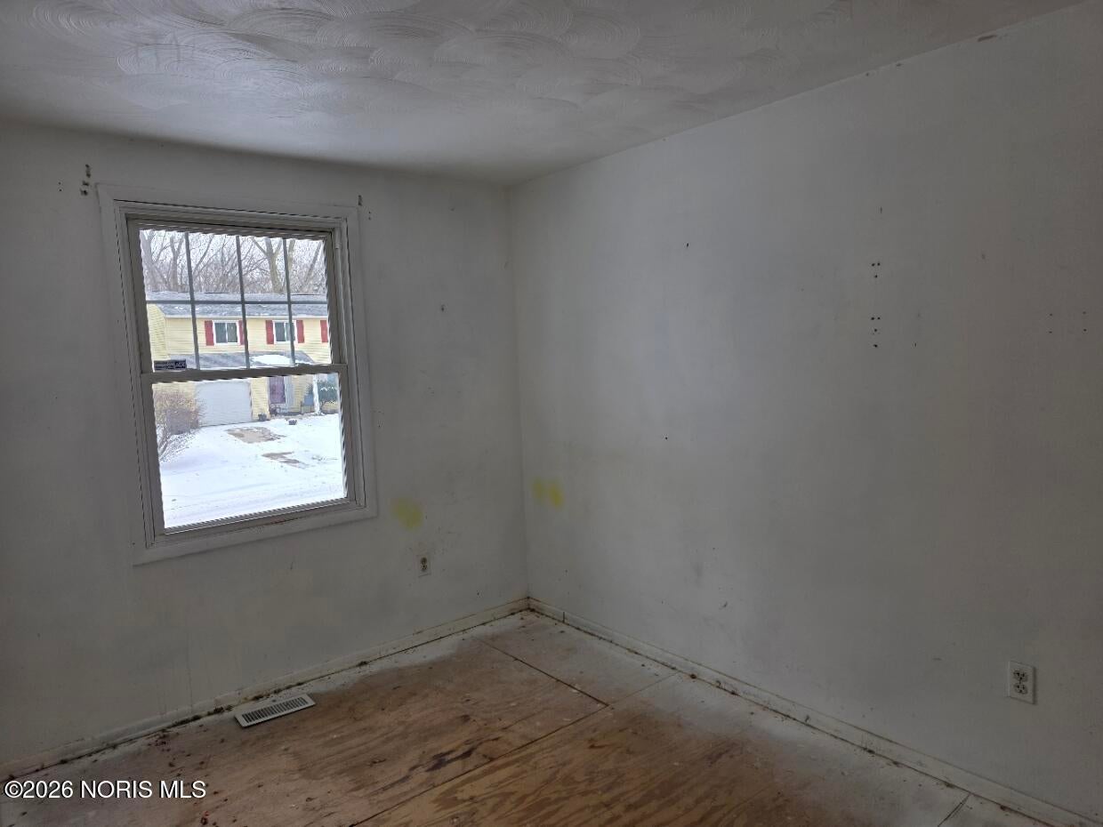 735 Southbriar Road Toledo, OH 43607 - Photo 10 of 11 20260121_133919