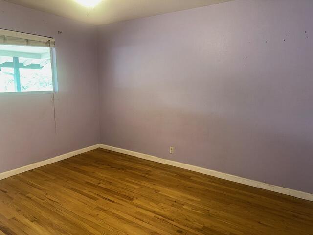 3984 Roesner Avenue Redding, CA 96002 - Photo 9 of 14 IMG_4174