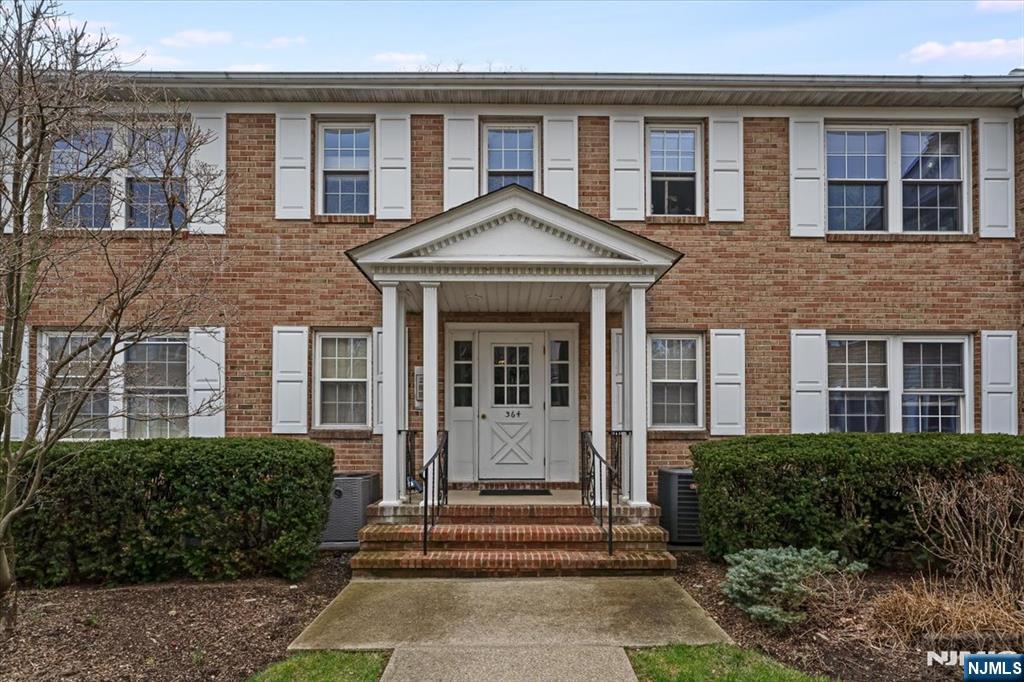 364 East Ridgewood Avenue, Unit 6 Ridgewood, NJ 07450 - Photo 2 of 27