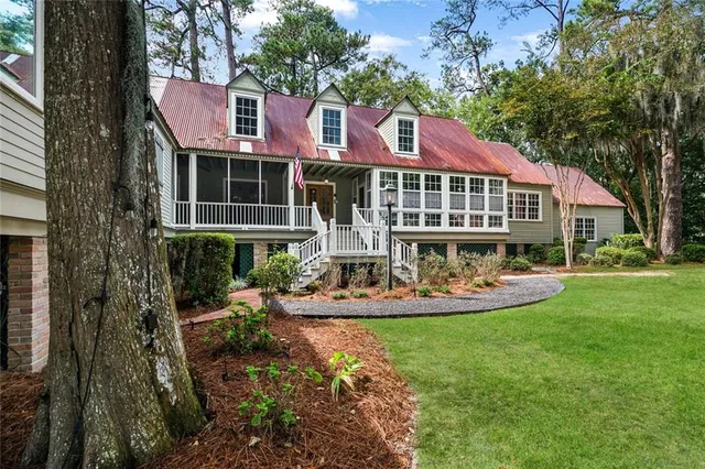 $2,150,000 | 228 Esquinance Street, Mandeville, LA 70448