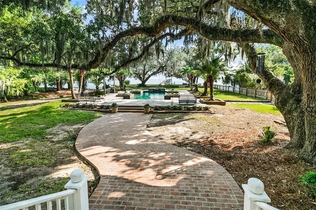 $2,150,000 | 228 Esquinance Street, Mandeville, LA 70448